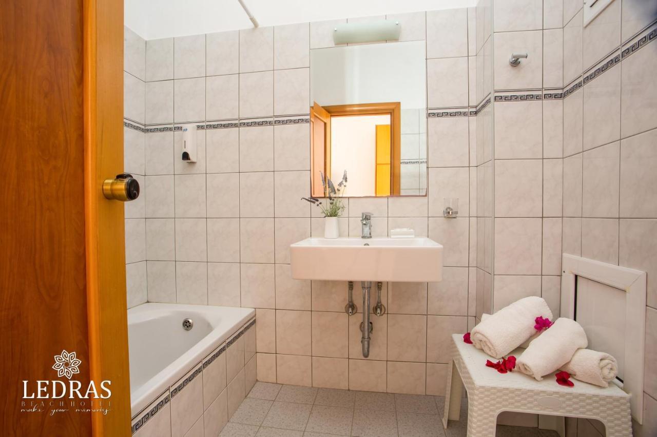 Hotel Ledras Gennadi Extérieur photo