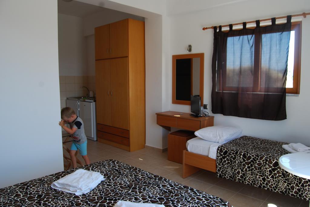 Hotel Ledras Gennadi Extérieur photo
